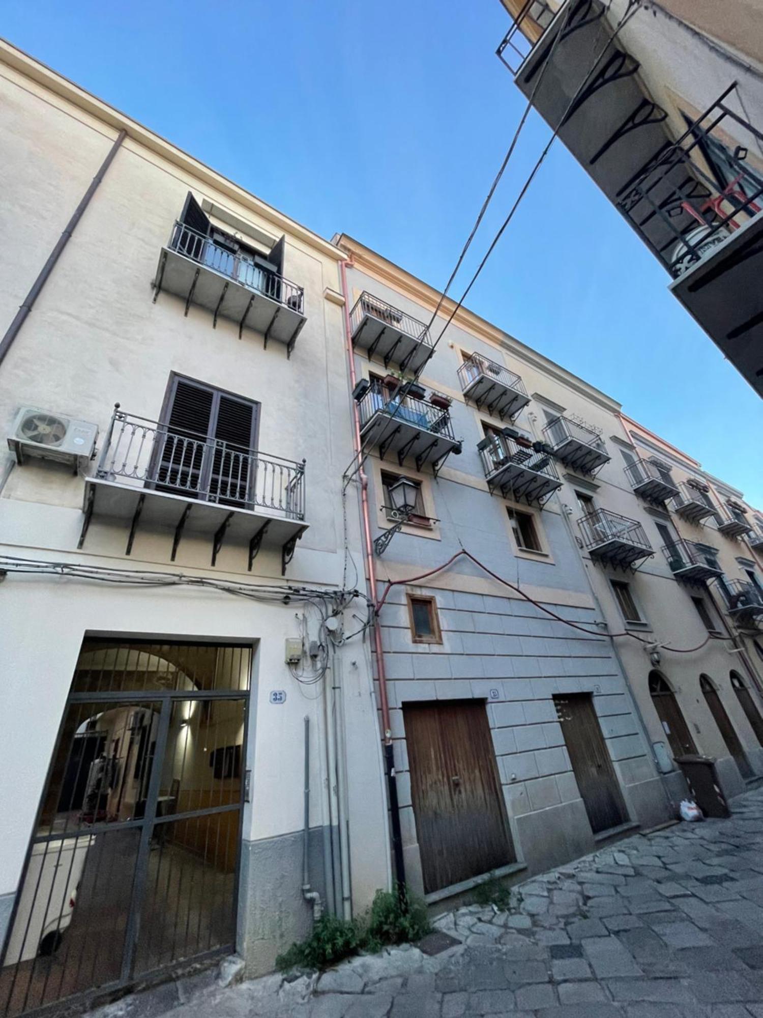 Hola House Alla Kalsa Palermo Bagian luar foto