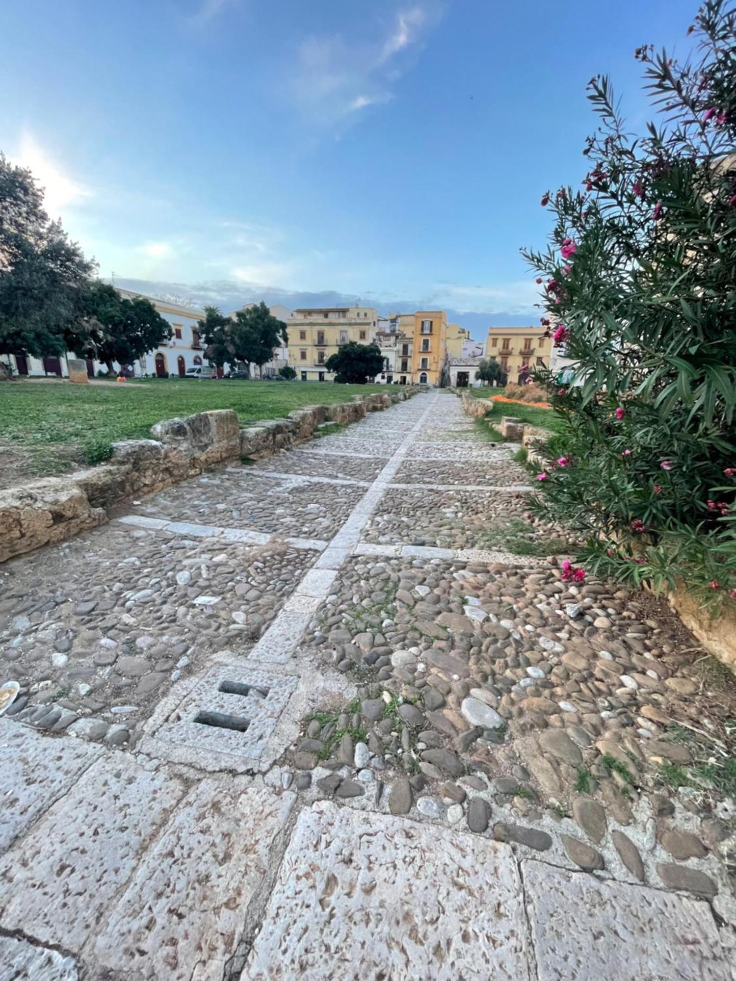 Hola House Alla Kalsa Palermo Bagian luar foto