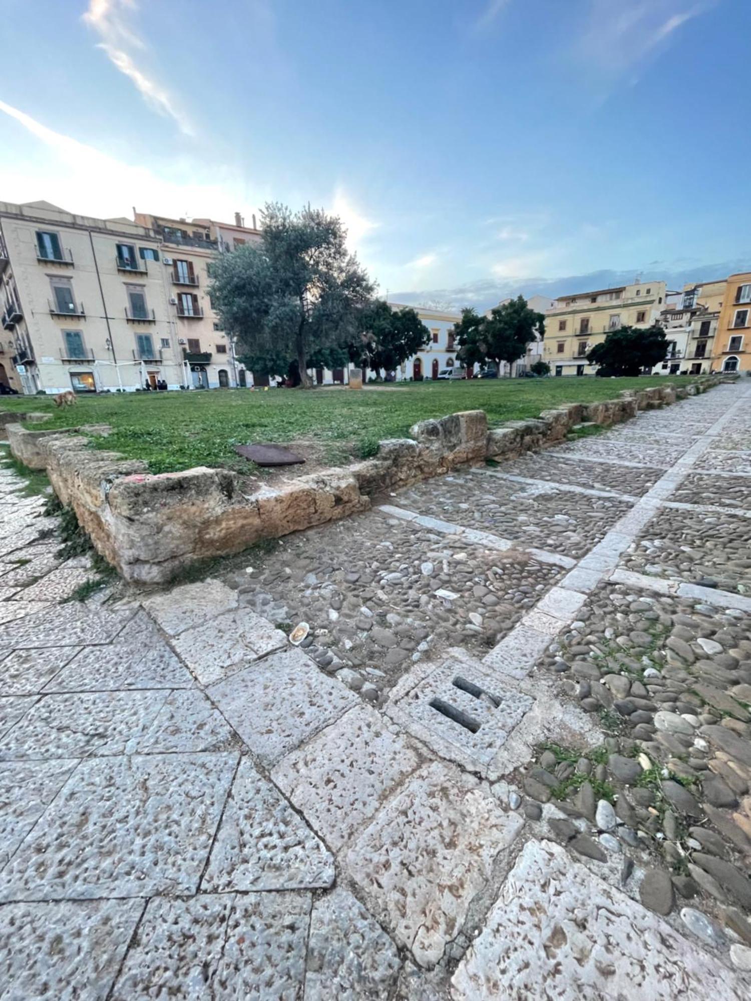 Hola House Alla Kalsa Palermo Bagian luar foto