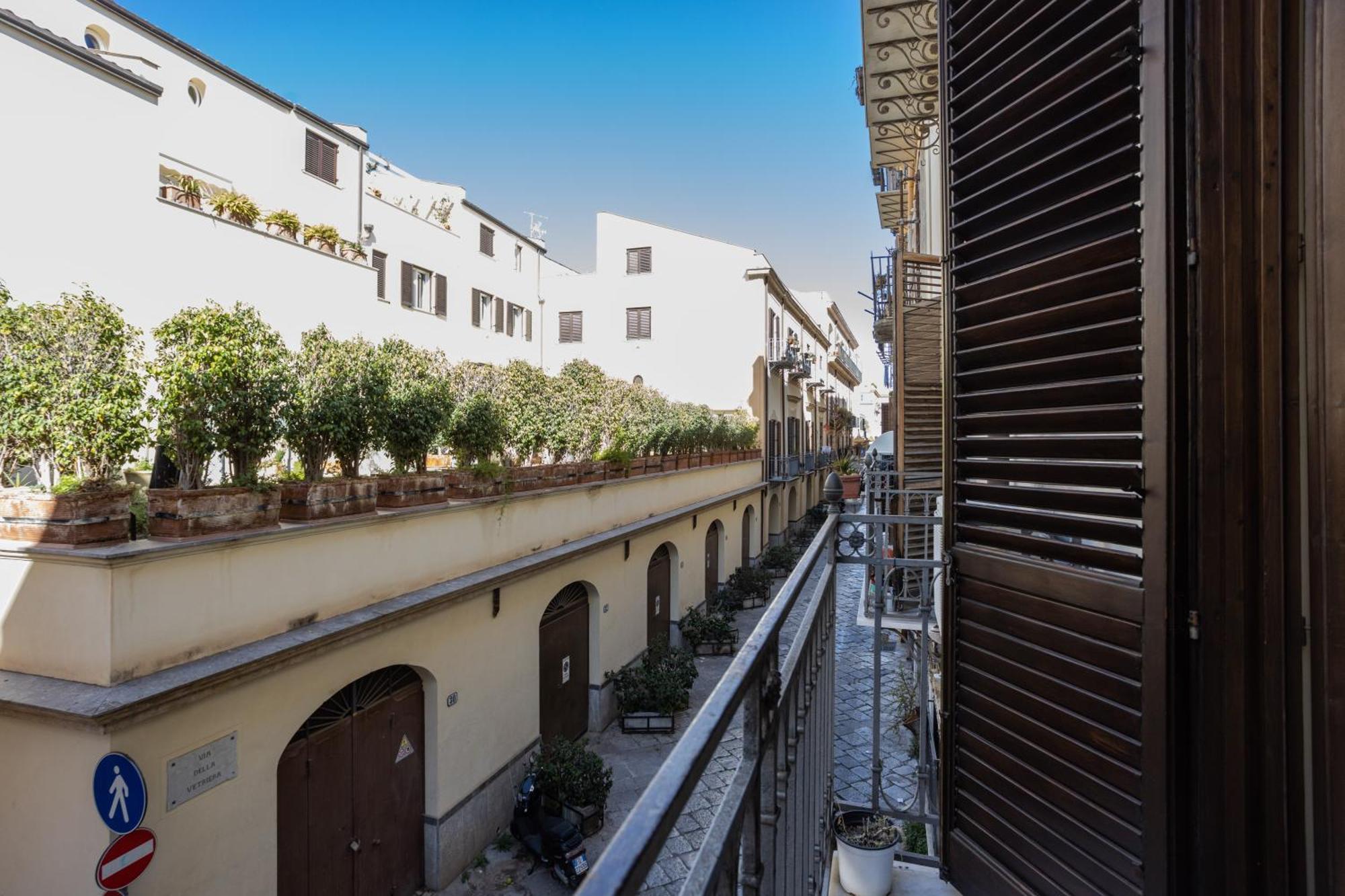Hola House Alla Kalsa Palermo Bagian luar foto