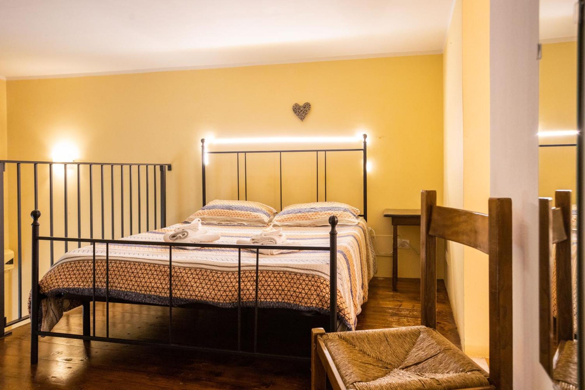 Hola House Alla Kalsa Palermo Bagian luar foto