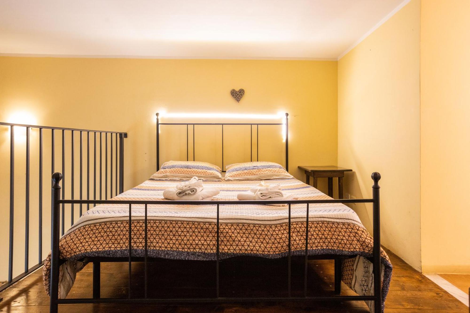 Hola House Alla Kalsa Palermo Bagian luar foto